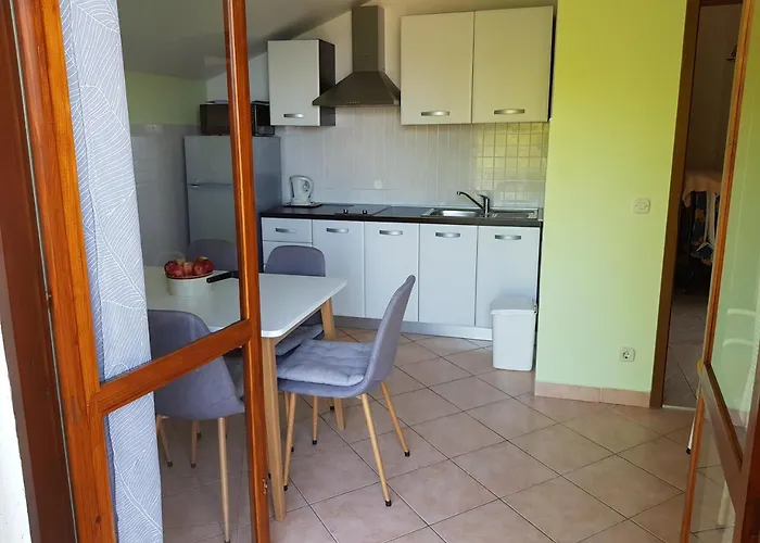 Danica Apartman
